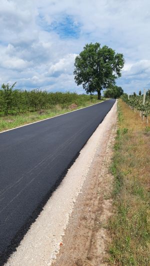 Przebudowa dróg w miejscowościach Bujały i Rokitnica-Kąty.